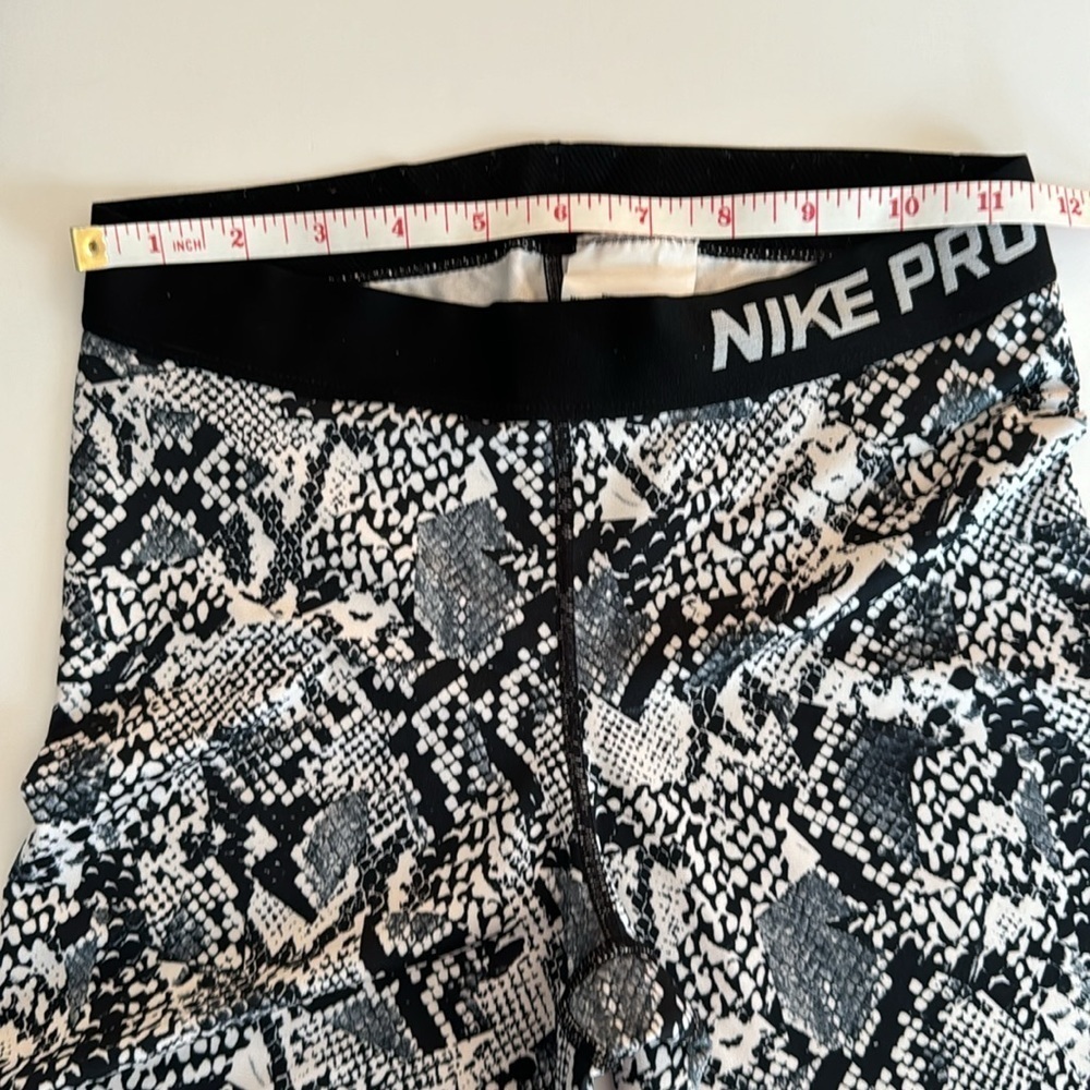 Nike Pro tights, set of 3 pairs included, all women’s S, in EUC - Picture 11 of 16